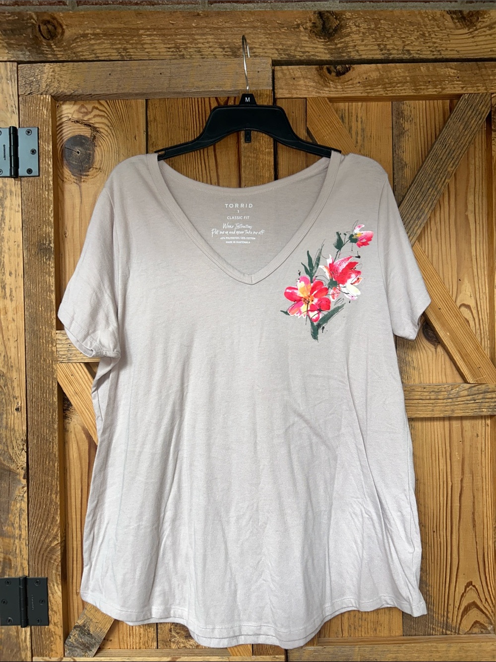 Torrid Taupe women’s V-Neck Tee with Pink Floral Print SZ 1C